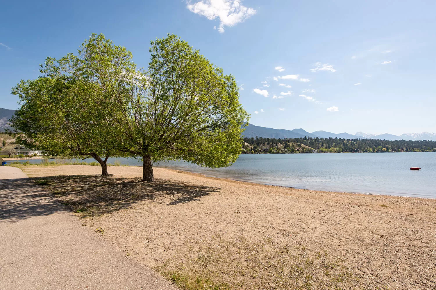 4 Awesome Beaches in the Columbia Valley