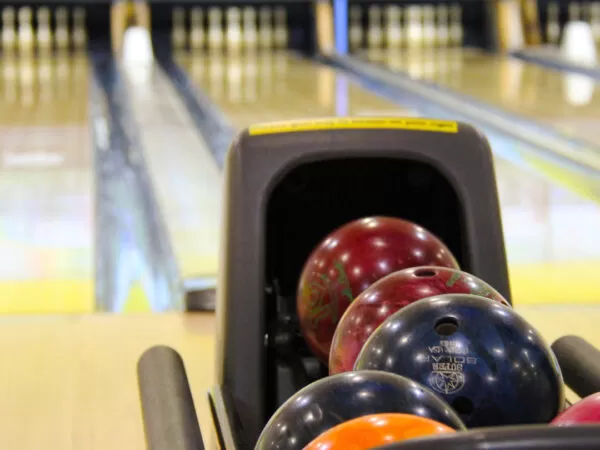 Valley alley bowling