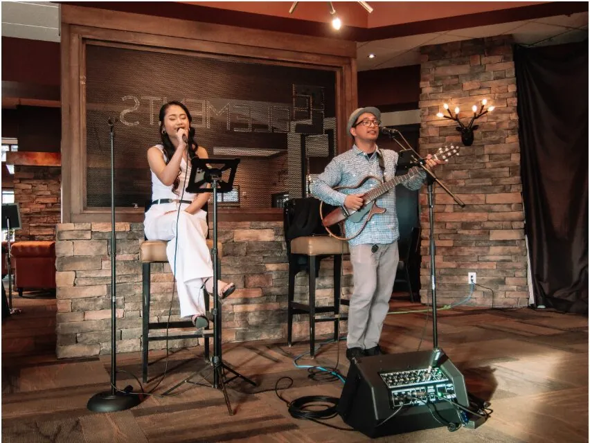 LIVE ACOUSTIC MUSIC – ELEMENTS RESTAURANT